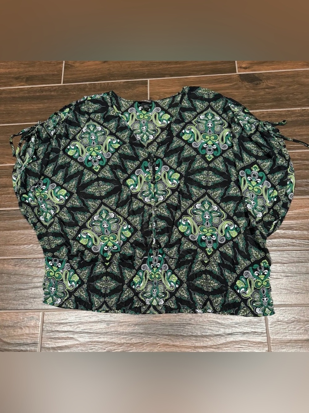 Lane Bryant Wide Short Sleeves W/Adjustable Tie Size 22/24 Paisley Print